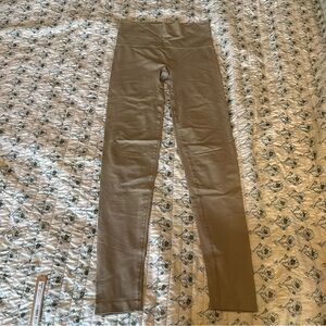 NWT SKIMS Soft Smoothing Seamless Leggings Flawed